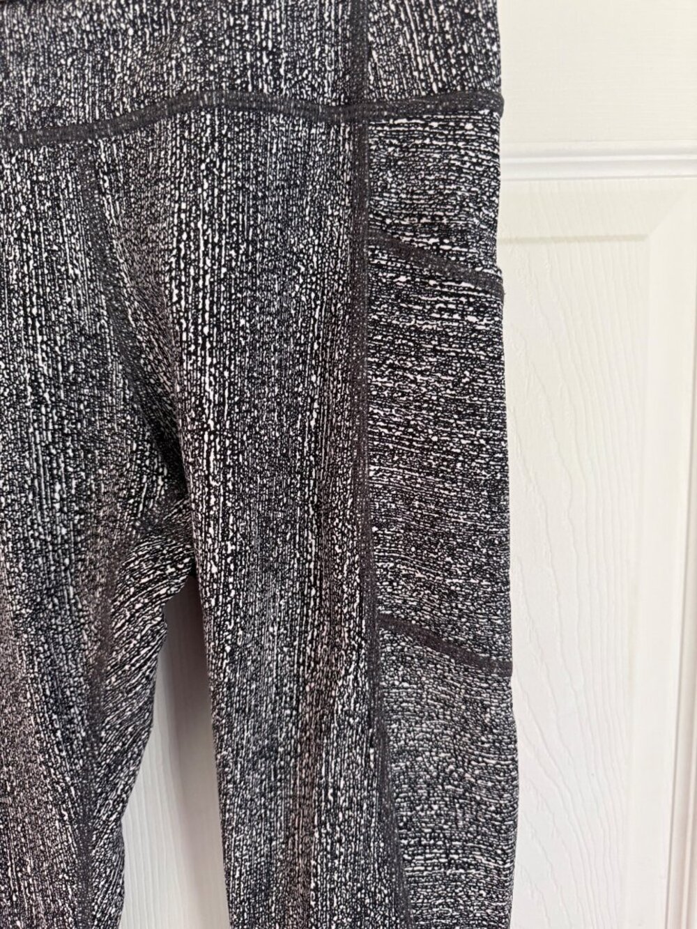 Lululemon Tight Stuff II Activewear Leggings Black White Running Athletic Salt 8 - Picture 2 of 7